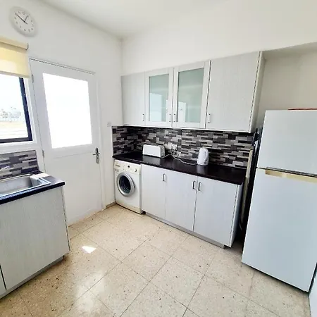 דירה 2 Bedroom Townhouse, Close To Harbour, Use Of Onsite Facilities