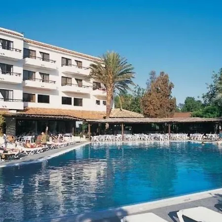 2 Bedroom Townhouse, Close To Harbour, Use Of Onsite Facilities Paphos
