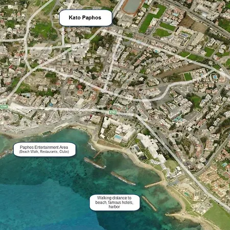 2 Bedroom Townhouse, Close To Harbour, Use Of Onsite Facilities Apartment Paphos