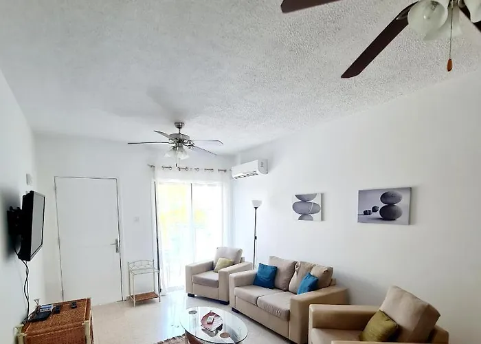 2 Bedroom Townhouse, Close To Harbour, Use Of Onsite Facilities Paphos