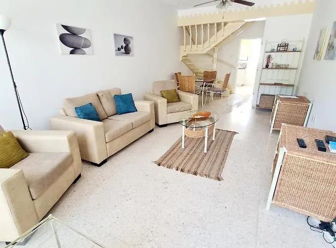 2 Bedroom Townhouse, Close To Harbour, Use Of Onsite Facilities * Paphos