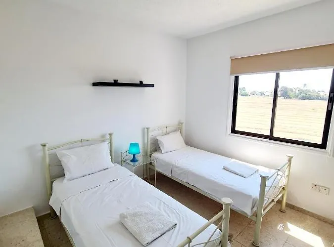 Lejlighed 2 Bedroom Townhouse, Close To Harbour, Use Of Onsite Facilities