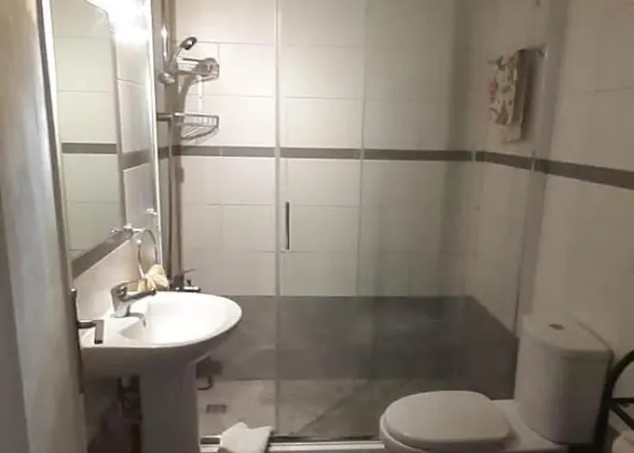 2 Bedroom Townhouse, Close To Harbour, Use Of Onsite Facilities