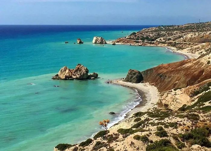 2 Bedroom Townhouse, Close To Harbour, Use Of Onsite Facilities *