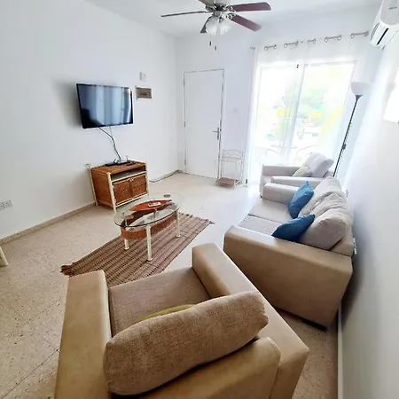 2 Bedroom Townhouse, Close To Harbour, Use Of Onsite Facilities * Paphos