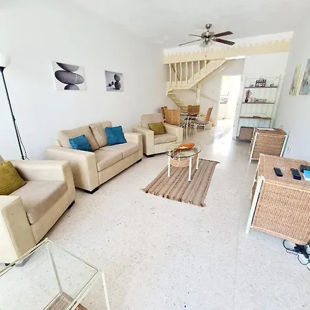 2 Bedroom Townhouse, Close To Harbour, Use Of Onsite Facilities * Paphos