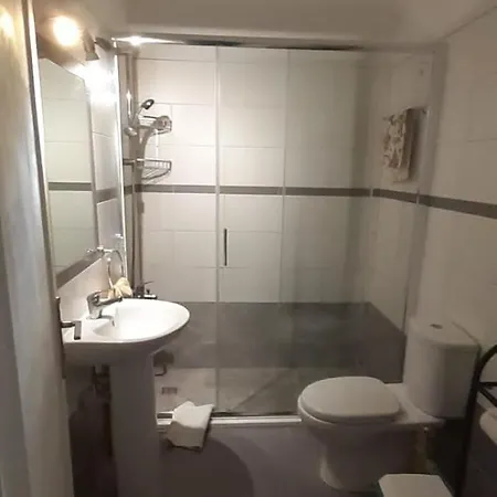 2 Bedroom Townhouse, Close To Harbour, Use Of Onsite Facilities