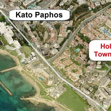 Daire 2 Bedroom Townhouse, Close To Harbour, Use Of Onsite Facilities